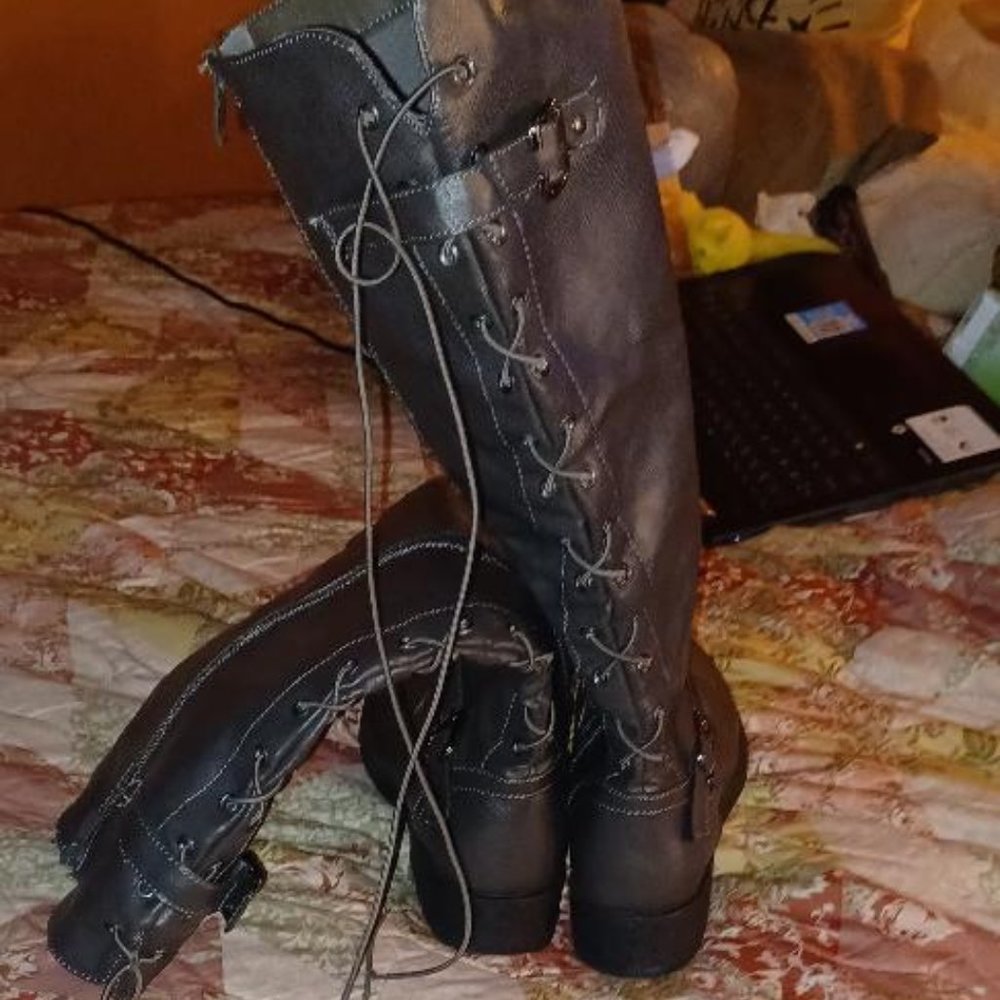 Knee high adjustable grey boots